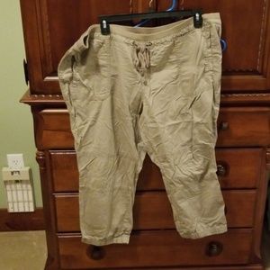 BLACK Old Navy Capris